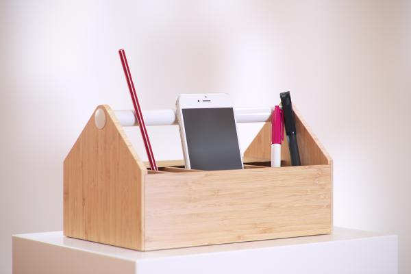 Wooden organizer with a handle